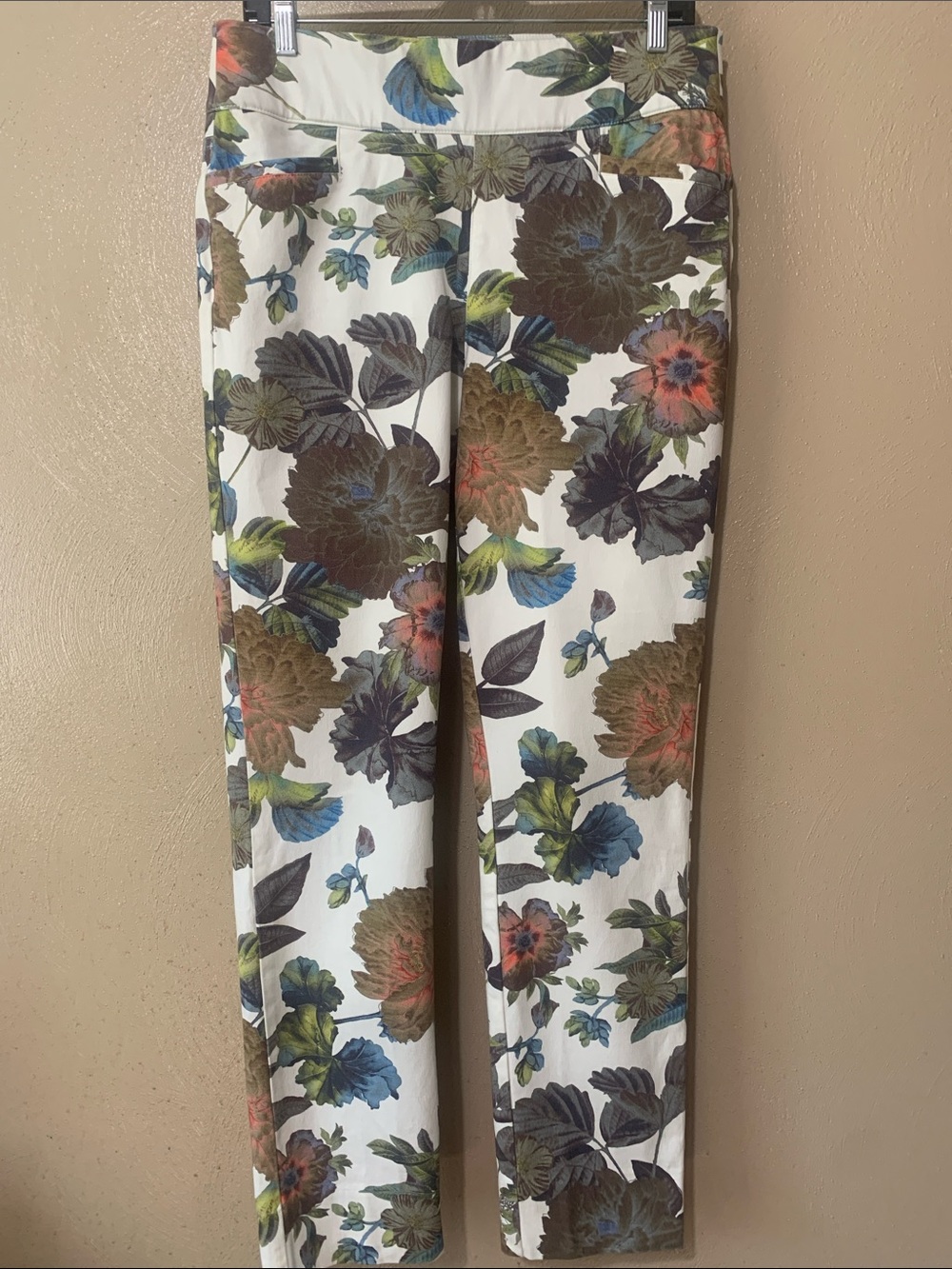 Soft Surroundings size M White Floral Stretch Casual Pants